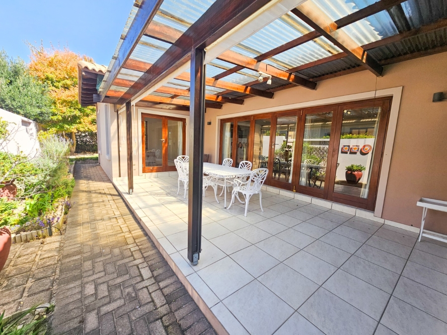 2 Bedroom Property for Sale in Whale Rock Gardens Western Cape